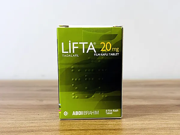 Abdi İbrahim Lifta 20 mg film tablet kutusu ahşap zeminde